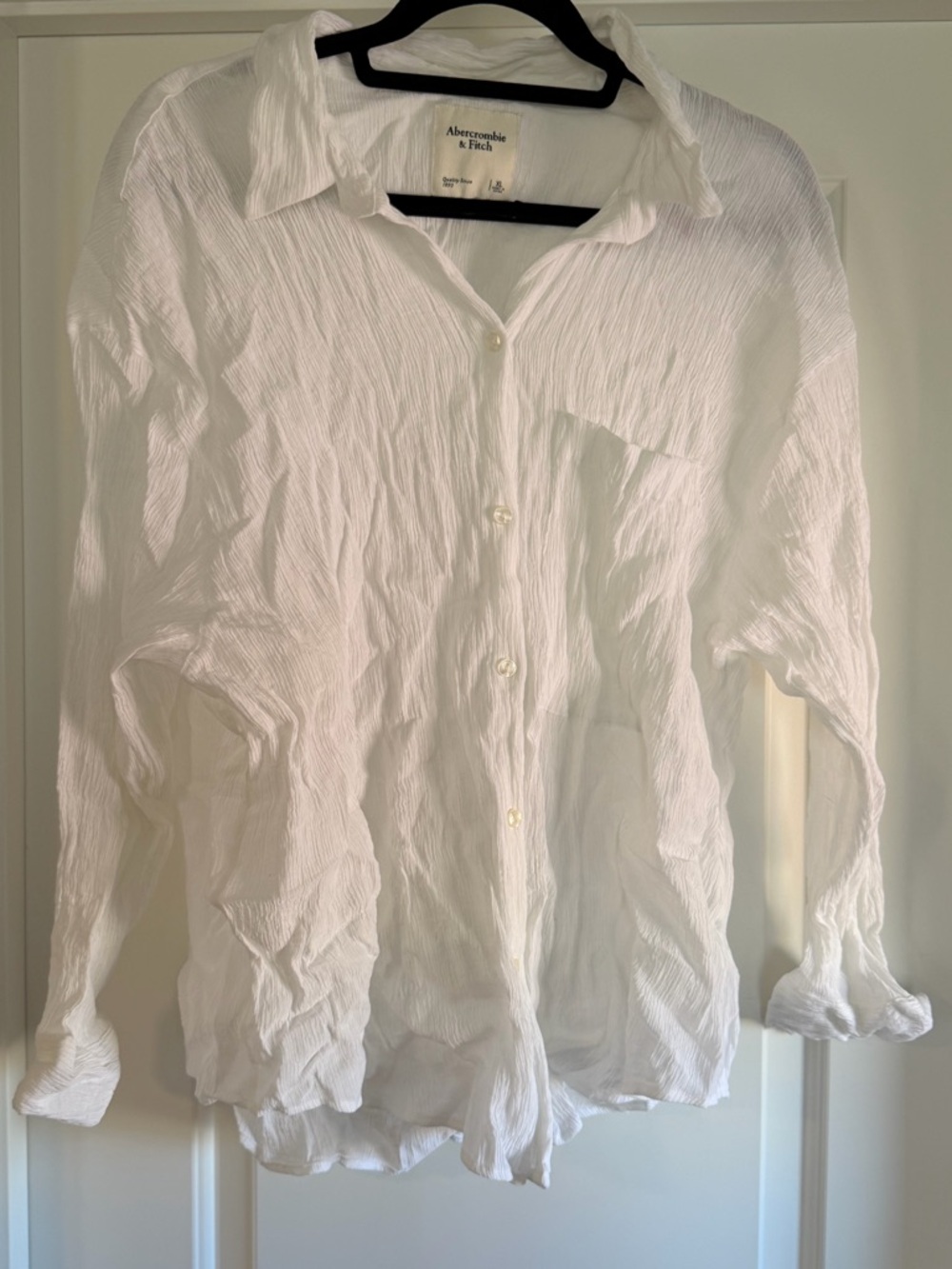 Abercrombie & Fitch White Crinkled Button-Up Shirt- needs to be steamed- sheer